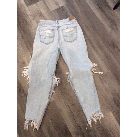American Eagle Seriously Destroyed Raw Hem Jeans Comfort Waistband Mom Size 4 - Picture 2 of 11